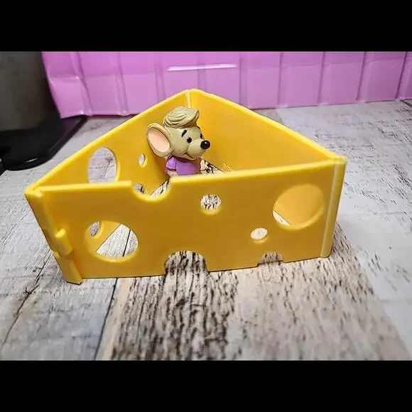 Wonderful Cinderella Baby Mouse Playset special from the Disney Store - Picture 7 of 9